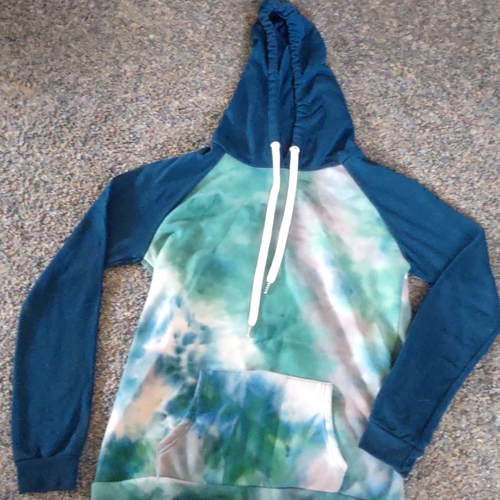Cute tie dye sweatshirt
